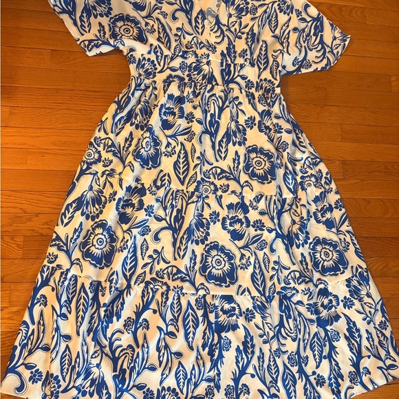 Floral Blue and White Maxi Dress - Picture 4 of 10